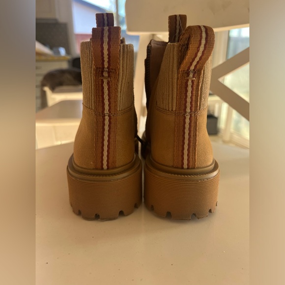 Madewell The Henry Lugsole Boot in Suede Desert Color Distant Sand Size 7.5 - Picture 5 of 8